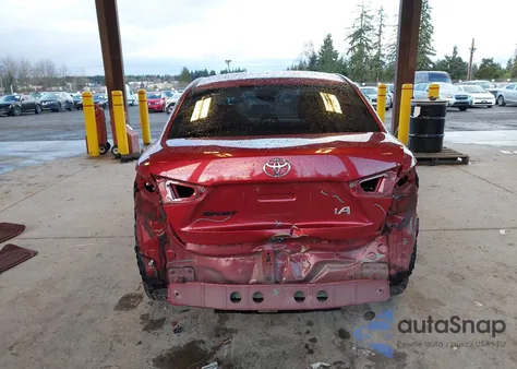 2018 Toyota Yaris Ia из США, поврежденный, VIN 3MYDLBYV2JY304542